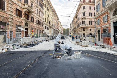 Roma, İtalya - 14 Kasım 2024: Via Ottaviano 'da Jubilee 2025 hazırlıkları devam ediyor