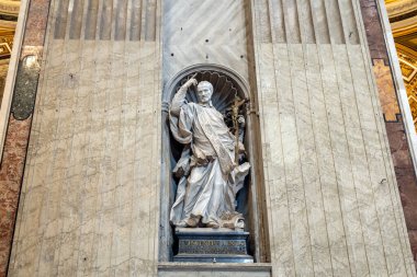 Vatikan Şehri - 14 Kasım 2024 St. Peters Bazilikası 'ndaki St. Vincent de Paul Anıtı