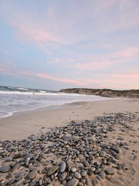 Gün batımında kumsal