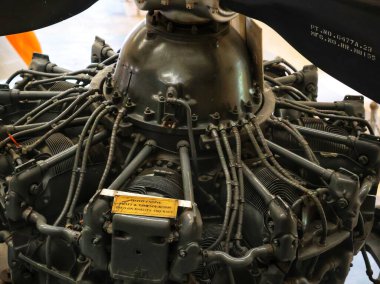 Pratt ve Whitney motorları HAL müzesinde tutuldu. Dakota uçak piston motor modeli ekrana devam etti. Detaylı karmaşık uçak ve helikopter motoru..