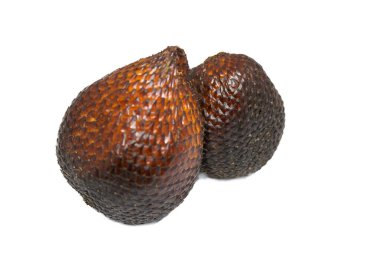 Beyaz arkaplanda tatlı yılan meyvesi (salak) izole