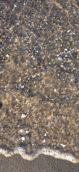 dalgalar deniz kum üzerinde