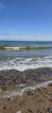 Deniz kıyısının güzel manzarası