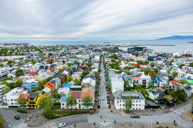 Reykjavik, İzlanda, İskandinavya Vibrant Reykjavik, İzlanda, ikonik mimarisi ve manzaralı manzaralara sahip