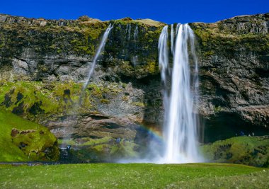Seljalandsfoss Şelalesi İzlanda 'da Seljalandfoss Şelalesi' nin çarpıcı manzarası