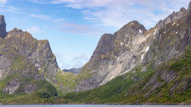 Sakrisy, Lofoten Adaları, Norveç, Lofoten Adaları, Norveç. Sakrisy, Lofoten 'ın zengin tarihini ve geleneklerini keşfetmek için mükemmel bir yer.
