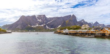 Sakrisy, Lofoten Adaları, Norveç, Lofoten Adaları, Norveç. Sakrisy, Lofoten 'ın zengin tarihini ve geleneklerini keşfetmek için mükemmel bir yer.