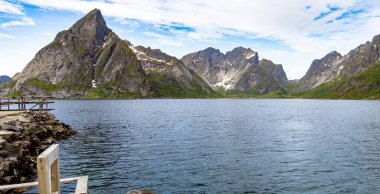 Sakrisy, Lofoten Adaları, Norveç, Lofoten Adaları, Norveç. Sakrisy, Lofoten 'ın zengin tarihini ve geleneklerini keşfetmek için mükemmel bir yer.