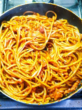 Domates soslu İtalyan spagettisi.