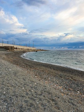 Gün batımında kum ve gökyüzü