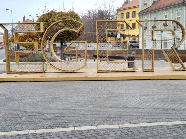 Eger, Macaristan 2024 sonbaharında altyazı veya metin.