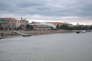 Macaristan 'ın Budapeşte şehrinden geçen Tuna Nehri, 25 Haziran 2025' te fotoğraflandı..