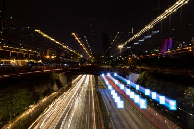 Bitexco ve Landmark 81, Ho Chi Minh City 'de Saigon Köprüsü ve Manzaralı Günbatımı