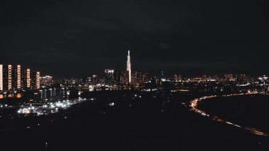 Bitexco ve Landmark 81, Ho Chi Minh City 'de Saigon Köprüsü ve Manzaralı Günbatımı