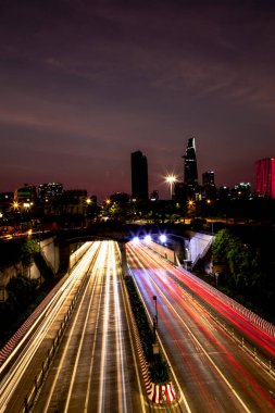 Bitexco ve Landmark 81, Ho Chi Minh City 'de Saigon Köprüsü ve Manzaralı Günbatımı