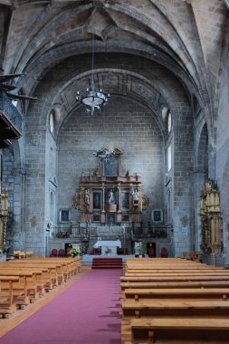 İspanya 'daki Avila şehri Saint Theresa de Jesus Katedrali ve kilisesi ile birlikte Brick ve Rock Plaza ve Saint Theresa' nın Şapel Doğum Yeri. Yüksek kalite fotoğraf