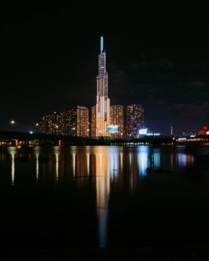 Bitexco ve Landmark 81, Ho Chi Minh City 'de Saigon Köprüsü ve Manzaralı Günbatımı