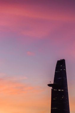 Bitexco ve Landmark 81, Saigon Köprüsü ve Manzaralı Ho Chi Minh City 'de Sunset' te. Yüksek kalite fotoğraf