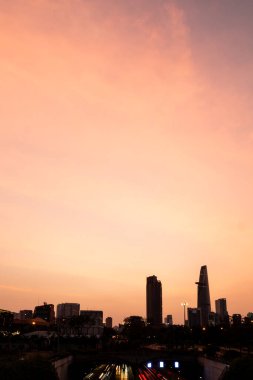 Bitexco ve Landmark 81, Ho Chi Minh City 'de Saigon Köprüsü ve Manzaralı Günbatımı