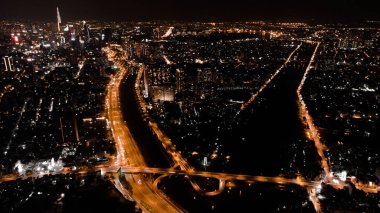 Bitexco ve Landmark 81, Ho Chi Minh City 'de Saigon Köprüsü ve Manzaralı Günbatımı