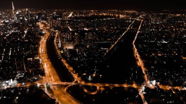 Bitexco ve Landmark 81, Ho Chi Minh City 'de Saigon Köprüsü ve Manzaralı Günbatımı