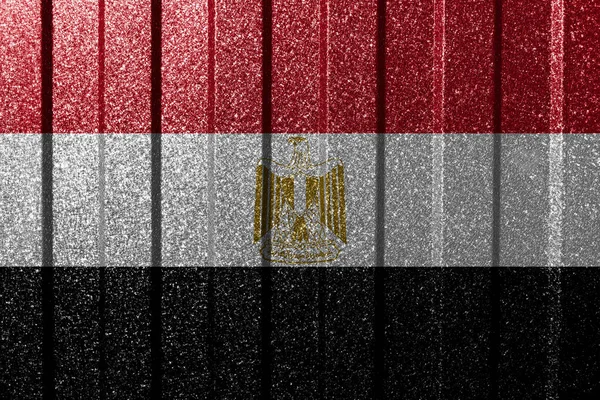 金属の壁にエジプトの繊維旗 線のあるカラフルな自然抽象幾何学的背景 — ストック写真