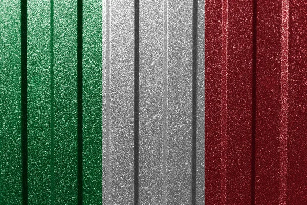 金属壁にイタリアの繊維旗 線のあるカラフルな自然抽象幾何学的背景 — ストック写真