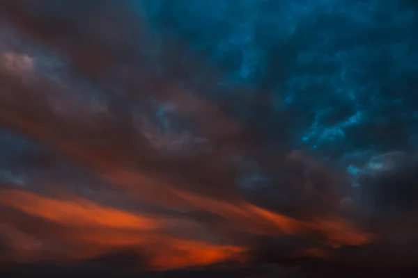 Krajina Krásné Oblačné Oblohy Při Západu Slunce Barevné Přírodní Pozadí — Stock fotografie