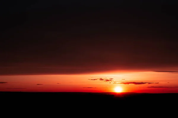 Piękny Krajobraz Kolorowego Ciemnego Zachodu Słońca Naturalne Tło — Zdjęcie stockowe