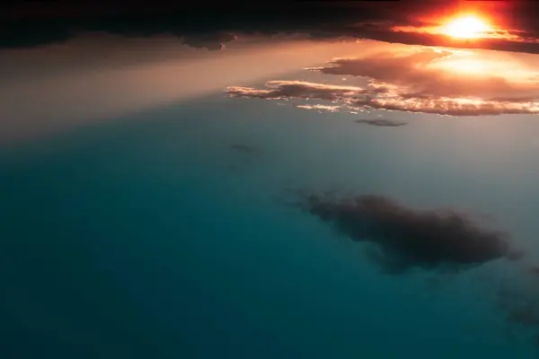 Prachtige Zonsondergang Kleurrijk Natuurlijk Landschap Van Blauwe Lucht Bij Zonsopgang — Stockfoto