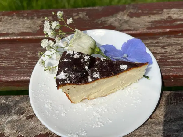 Çikolatalı ve naneli cheesecake.
