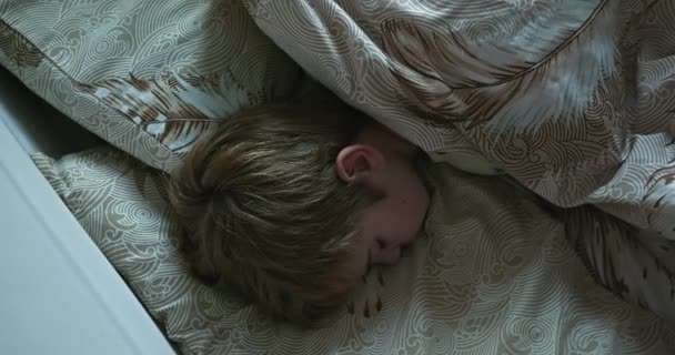 Kid Sleeps Peacefully Bed Boy Sleeping Night Child Morning Rest — Stock Video