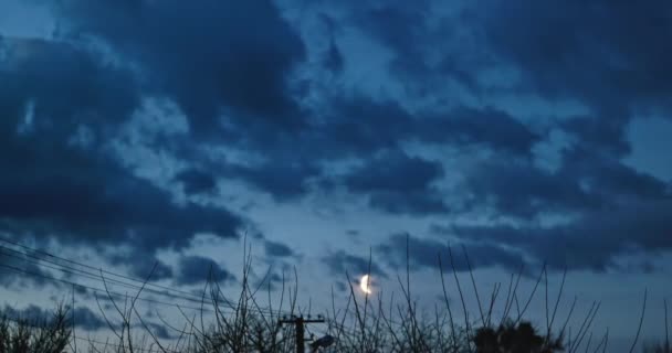 Півмісяць Темно Синьому Хмарному Небі Ранковий Вечір Бітовий Стокове Відео 