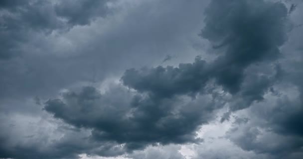 Time Lapse Nublado Céu Nublado Nuvens Cinzentas Negras Bit — Vídeo de Stock