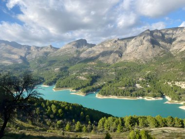 İspanya 'nın en guadalest su deposu, Alicante ili.