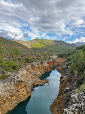 Kanyonun 4k drone görüntüsü. Yüksek kalite fotoğraf