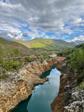 Kanyonun 4k drone görüntüsü. Yüksek kalite fotoğraf