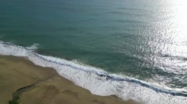 Kumlu sahil Kleopatra Alanya görünür deniz. Yüksek kaliteli FullHD görüntüler