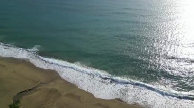 Kumlu sahil Kleopatra Alanya görünür deniz. Yüksek kaliteli FullHD görüntüler