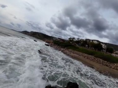 Okyanus dalgaları gökyüzü. Yüksek kalite 4k görüntü