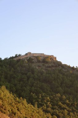 Tepedeki antik kale. Yüksek kalite fotoğraf