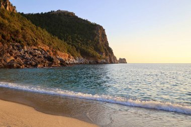 Sahilde günbatımı. Yüksek kalite fotoğraf