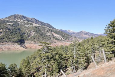 Dağ gölü manzarası. Yüksek kalite fotoğraf