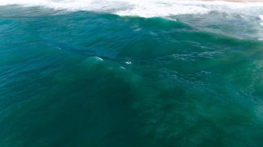 Okyanus dalgaları plaj bulutu, etkileyici