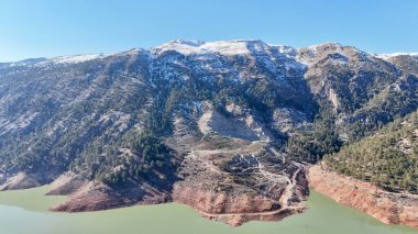 Dağ gölü manzarası. Yüksek kalite fotoğraf