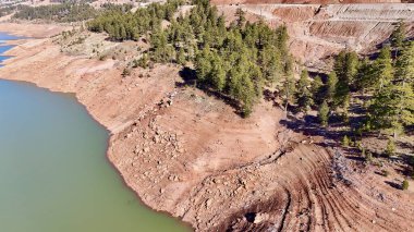 Dağ gölü manzarası. Yüksek kalite fotoğraf