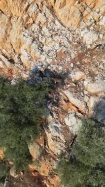 Akdeniz kalesi üzerinde İHA uçuşu. Yüksek kaliteli FullHD görüntüler