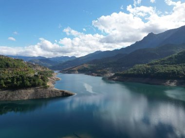 Kanyonun 4k drone görüntüsü. Yüksek kalite fotoğraf