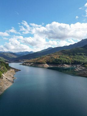 Kanyonun 4k drone görüntüsü. Yüksek kalite fotoğraf