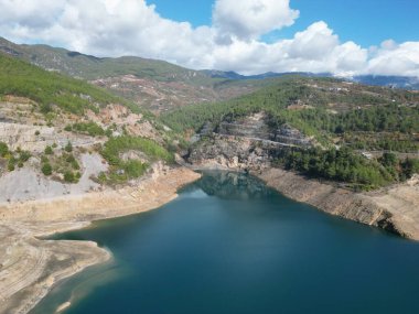 Kanyonun 4k drone görüntüsü. Yüksek kalite fotoğraf